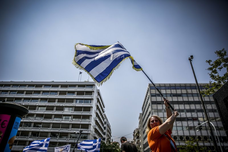 Συγκέντρωση στο κέντρο της Αθήνας για τους 2 στρατιωτικούς [εικόνες & βίντεο] | iefimerida.gr 12