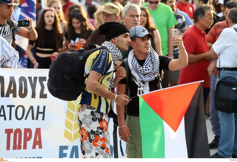 Θεσσαλονίκη: Πορεία για το αιματοκύλισμα στη Λωρίδα της Γάζας -Εκαψαν ομοιώματα Τραμπ και Νετανιάχου [εικόνες] | iefimerida.gr 4