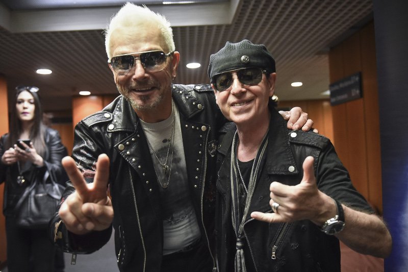 Στην Αθήνα οι Scorpions -Η ζέστη, το Καλλιμάρμαρο, ο Πλάτωνας, τα κρασιά [εικόνες] | iefimerida.gr 1