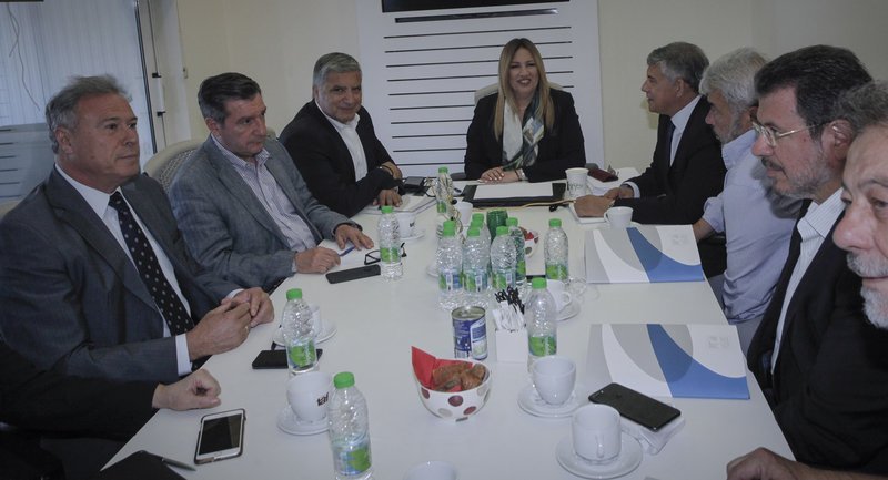 Φώφη: Αυτονόητο το «όχι» μας στο ν/σ για την Αυτοδιοίκηση | iefimerida.gr 2