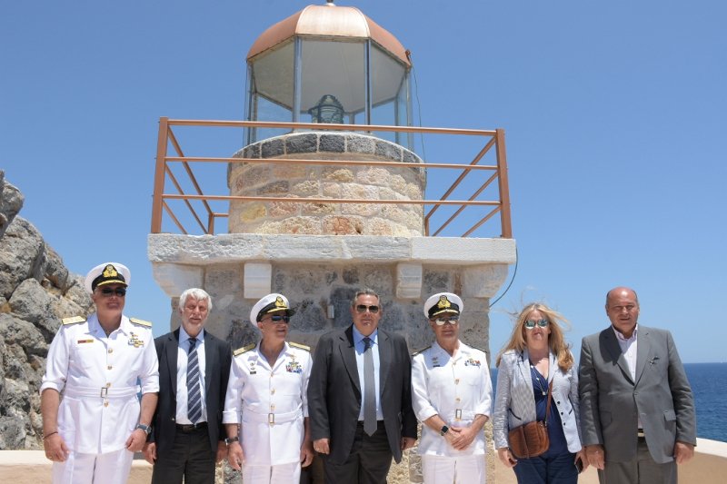 Ο Καμμένος εγκαινίασε ανακαινισμένο φάρο στη Μονεμβασιά [εικόνες] | iefimerida.gr 1