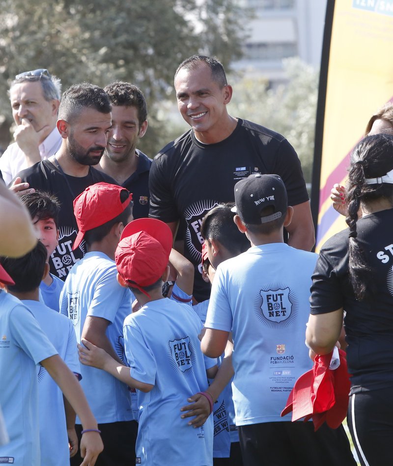 Δίπλα στους πρόσφυγες και στα παιδιά ο Ζιοβάνι στο ίδρυμα «Σταύρος Νιάρχος» [εικόνες] | iefimerida.gr 2