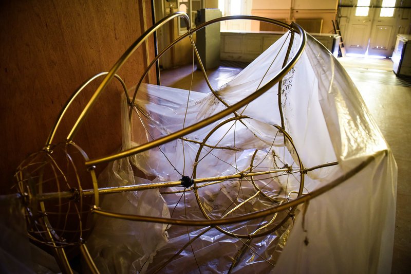 Αφησαν στο έλεος κτίριο-κόσμημα του Τσίλερ -Κατεστραμμένα γύψινα, μωσαϊκά, πορσελάνινα τζάκια [εικόνες] | iefimerida.gr 9