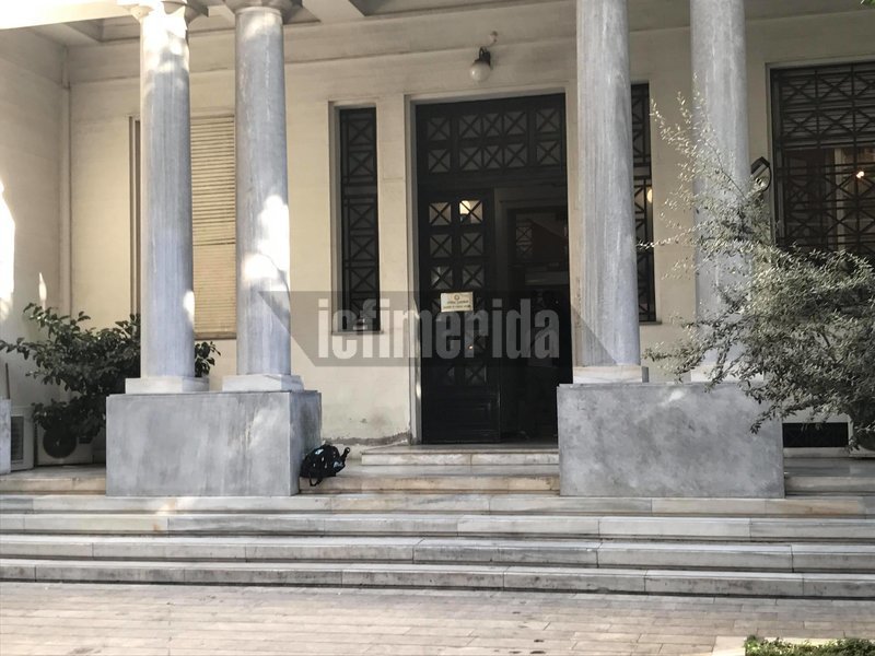 Λήξη συναγερμού στο υπουργείο Εξωτερικών -Το ύποπτο δέμα είχε μέσα πιεσόμετρο [εικόνες] | iefimerida.gr 7