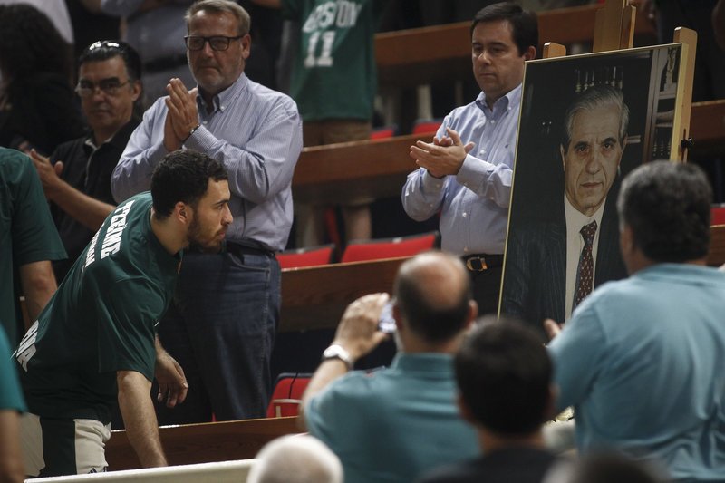 Ράγισαν καρδιές στο ΟΑΚΑ για τον Παύλο Γιαννακόπουλο [εικόνες & βίντεο] | iefimerida.gr 1