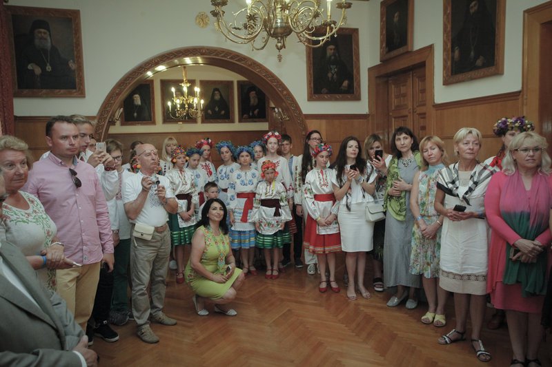 Παιδιά από την Ουκρανία τραγούδησαν στον Αρχιεπίσκοπο Ιερώνυμο [εικόνες] | iefimerida.gr 2