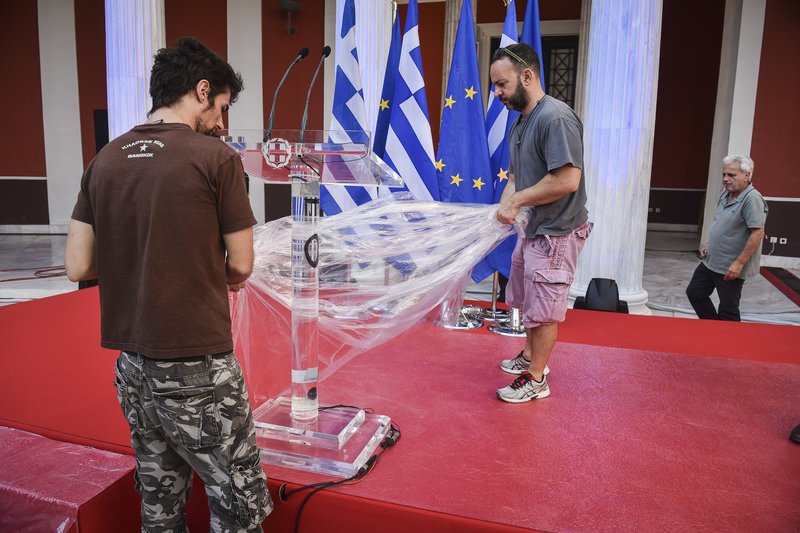 Εβαλε και... ξαναέβγαλε τη γραβάτα -«Κέρδισα το χρέος, έχω μάχες να δώσω» [εικόνες] | iefimerida.gr 51