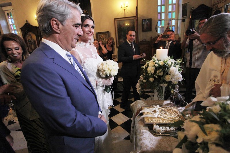 Αποκλειστικές εικόνες από τον γάμο του Σίμου Κεδίκογλου και της Ελισάβετ Κατσαμάκη | iefimerida.gr 8