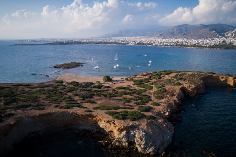 Υδρούσα ή Κατραμονήσι -Κοινό μυστικό των σκαφάτων, μόλις 0,7 ν.μ. από τη Βούλα [εικόνες] | iefimerida.gr 8
