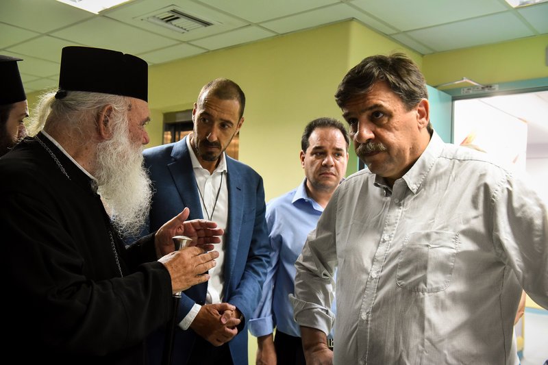 Ο Αρχιεπίσκοπος διατυπώνει ερωτήσεις στον υπ. Υγειας Ανδρέα Ξανθό