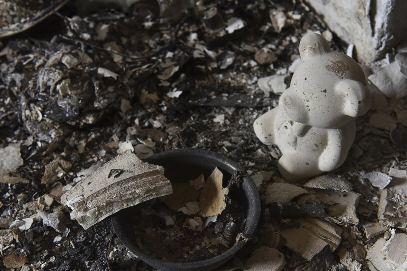 Εικόνες καταστροφής από το Λύρειο Ιδρυμα -Στάχτη και αποκαΐδια [εικόνες]  | iefimerida.gr 8