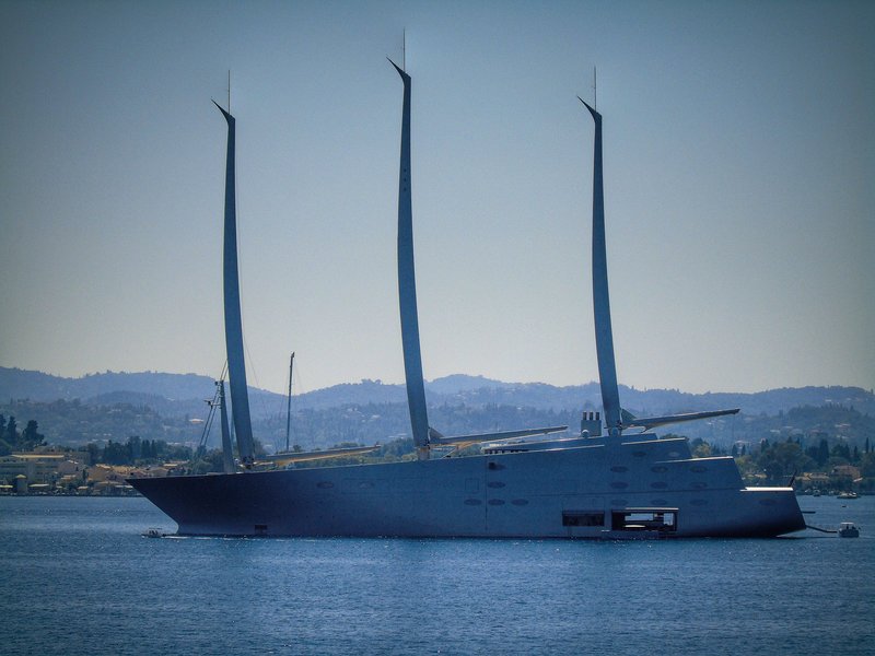 Η διαστημική θαλαμηγός Ρώσου μεγιστάνα άραξε στην Κέρκυρα -Η τιμή της αγγίζει τα 390 εκατ. ευρώ [εικόνες] | iefimerida.gr 2