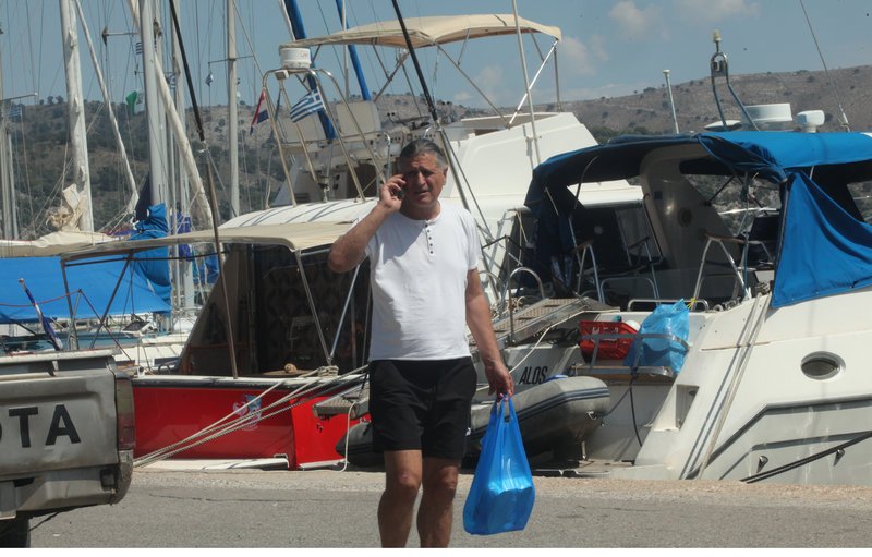 Θωμάς Μαύρος και Νίκος Βαμβακούλας κάνουν διακοπές μαζί στον Αστακό [εικόνες] | iefimerida.gr 3