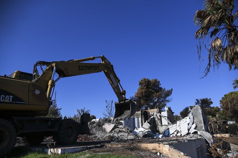 Ξεκίνησαν οι πρώτες κατεδαφίσεις «κόκκινων» σπιτιών στο Μάτι -Κατεστραμμένα από τη φωτιά [εικόνες] | iefimerida.gr 2