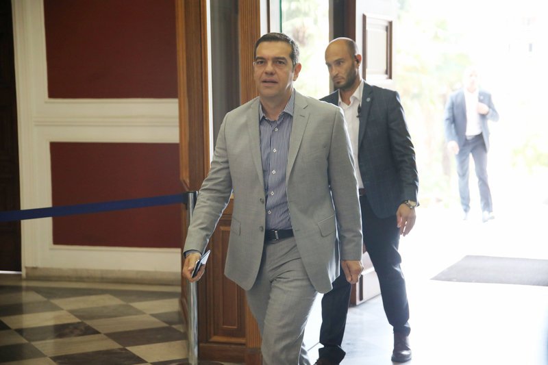 Eφτασε στο γραφείο του στη Θεσσαλονίκη ο Aλέξης Τσίπρας [εικόνες] | iefimerida.gr 0