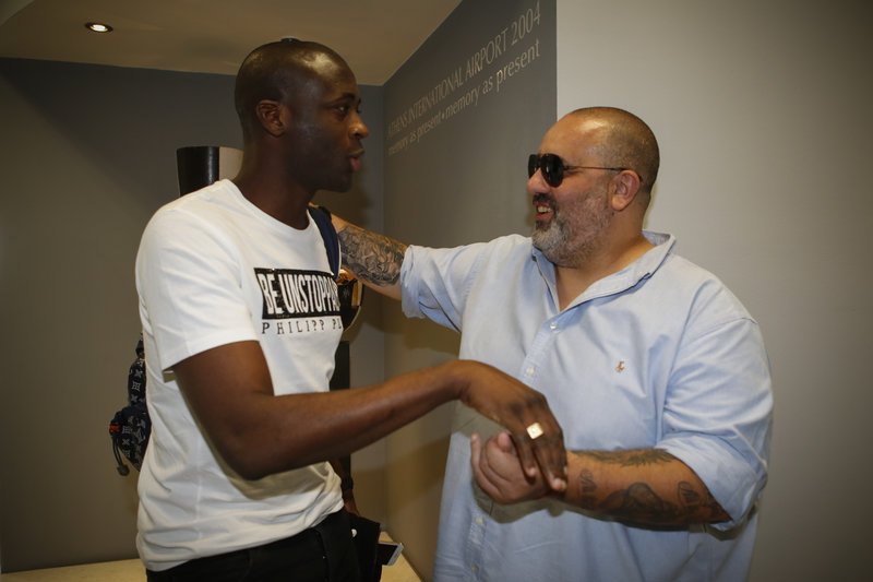 Υπέγραψε στον Ολυμπιακό ο Γιάγια Τουρέ-Αποθεώθηκε στον Πειραιά [εικόνες & βίντεο] | iefimerida.gr 8