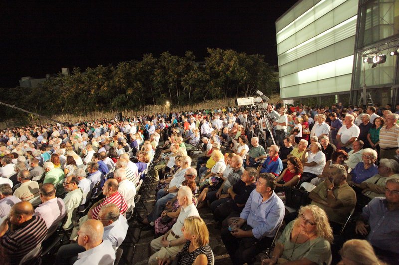 Γεννηματά: «Τσίπρα ό,τι και να κάνεις κεντροαριστερός δε γίνεσαι με γυρολόγους και αζήτητα [εικόνες] | iefimerida.gr 13