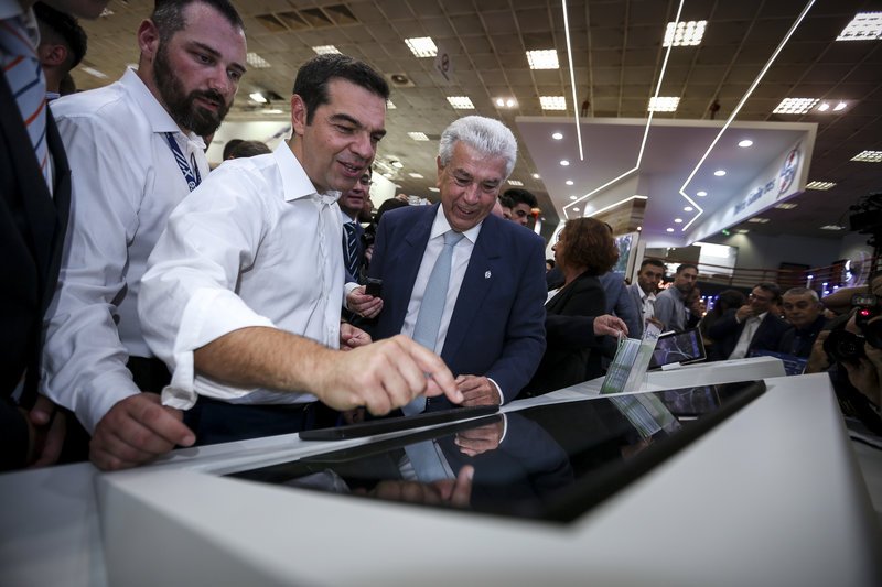 Τσίπρας σε Κρέτσο και Παππά: Στο χωριό μου έχει ψηφιακό σήμα τηλεόρασης; | iefimerida.gr 2