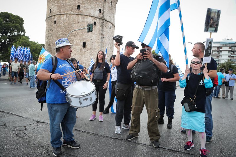Συλλαλητήριο για τη Μακεδονία: Πλήθος κόσμου στον Λευκό Πύργο -«Φρούριο» η Θεσσαλονίκη [εικόνες & βίντεο] | iefimerida.gr 15