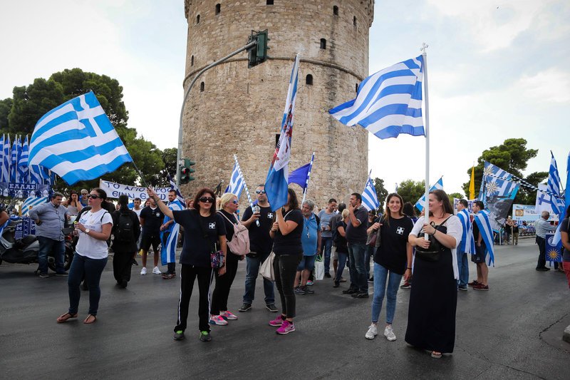 Συλλαλητήριο για τη Μακεδονία: Πλήθος κόσμου στον Λευκό Πύργο -«Φρούριο» η Θεσσαλονίκη [εικόνες & βίντεο] | iefimerida.gr 16