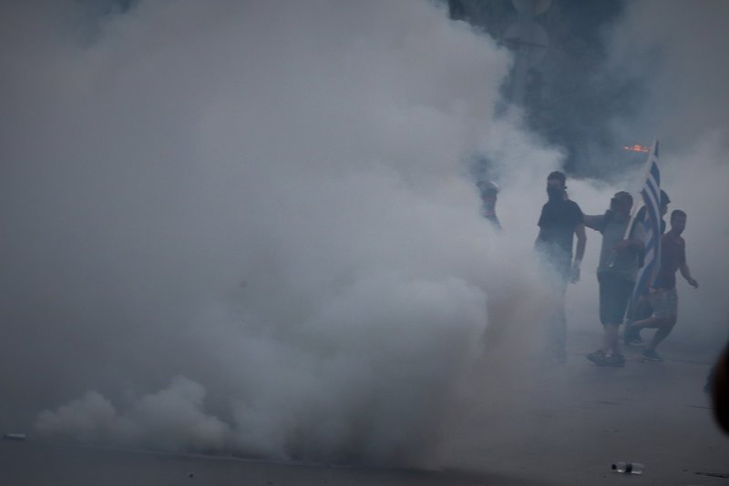 Θεσσαλονίκη: Μερίδα διαδηλωτών επιτέθηκε σε δημοσιογράφους και εικονολήπτες | iefimerida.gr 6