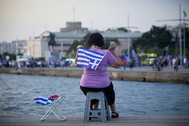 Συλλαλητήριο για τη Μακεδονία: Πλήθος κόσμου στον Λευκό Πύργο -«Φρούριο» η Θεσσαλονίκη [εικόνες & βίντεο] | iefimerida.gr 4