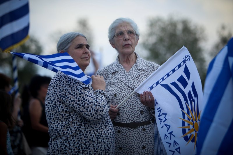 Συλλαλητήριο για τη Μακεδονία: Πλήθος κόσμου στον Λευκό Πύργο -«Φρούριο» η Θεσσαλονίκη [εικόνες & βίντεο] | iefimerida.gr 8