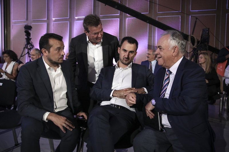 Τα πηγαδάκια στη συνέντευξη Τσίπρα: Νέα συνολάκια, φωσφοριζέ κραγιόν και η μοναχική υπουργός [εικόνες] | iefimerida.gr 10