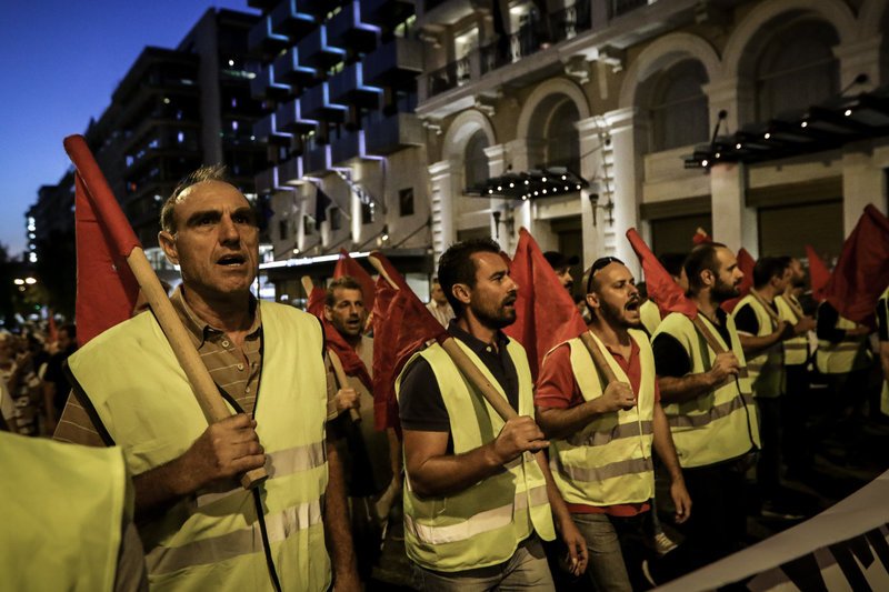 Πορεία του ΠΑΜΕ στη Βουλή κατά τις αντιλαϊκής πολιτικής της κυβέρνησης ΣΥΡΙΖΑ [εικόνες] | iefimerida.gr 1