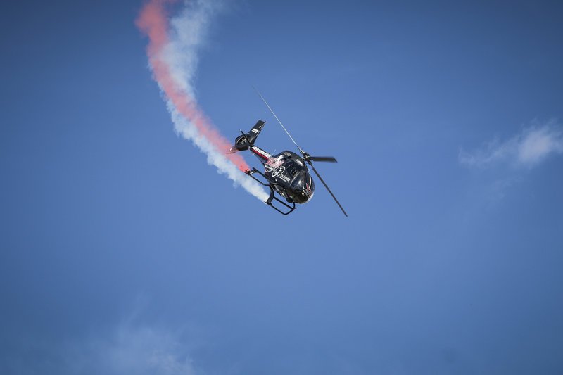 Athens Flying Week: Καθήλωσε το υπερθέαμα με τις κάθετες πτήσεις και τους σχηματισμούς στον αέρα [εικόνες] | iefimerida.gr 46