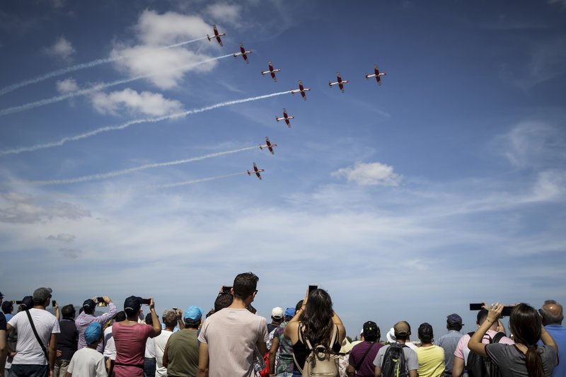 Athens Flying Week: Καθήλωσε το υπερθέαμα με τις κάθετες πτήσεις και τους σχηματισμούς στον αέρα [εικόνες] | iefimerida.gr 54