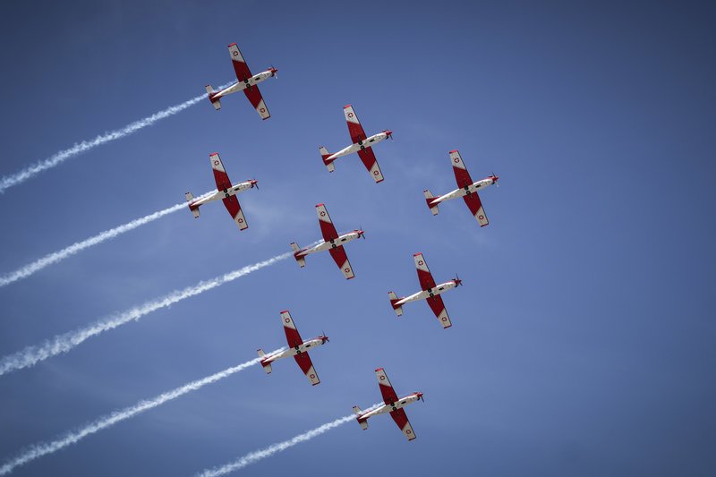 Athens Flying Week: Καθήλωσε το υπερθέαμα με τις κάθετες πτήσεις και τους σχηματισμούς στον αέρα [εικόνες] | iefimerida.gr 69