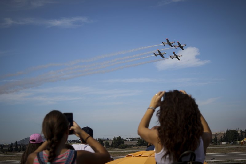 Athens Flying Week: Καθήλωσε το υπερθέαμα με τις κάθετες πτήσεις και τους σχηματισμούς στον αέρα [εικόνες] | iefimerida.gr 76