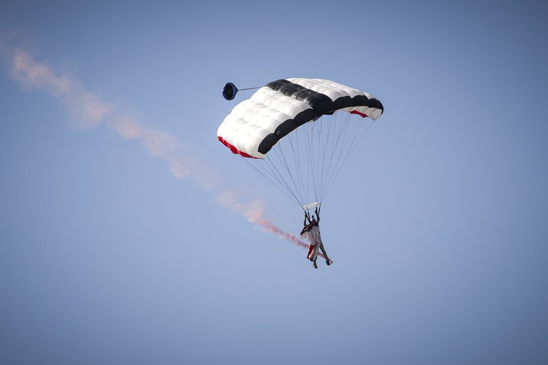 Athens Flying Week: Καθήλωσε το υπερθέαμα με τις κάθετες πτήσεις και τους σχηματισμούς στον αέρα [εικόνες] | iefimerida.gr 78