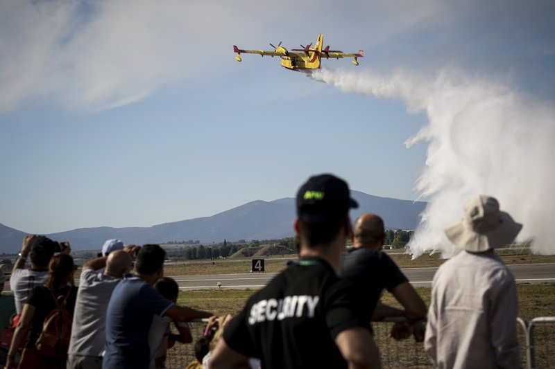 Athens Flying Week: Καθήλωσε το υπερθέαμα με τις κάθετες πτήσεις και τους σχηματισμούς στον αέρα [εικόνες] | iefimerida.gr 80