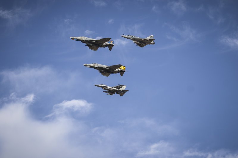 Athens Flying Week: Καθήλωσε το υπερθέαμα με τις κάθετες πτήσεις και τους σχηματισμούς στον αέρα [εικόνες] | iefimerida.gr 83