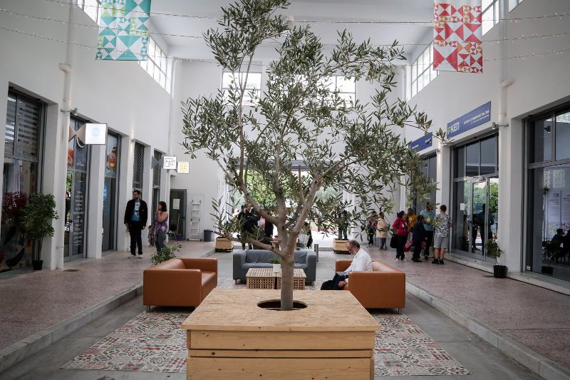 Διακίνηση προϊόντων και σεμινάρια μέσα στη Δημοτική Αγορά Κυψέλης, φωτογραφία: EUROKINISSI/ΒΑΣΙΛΗΣ ΡΕΜΠΑΠΗΣ