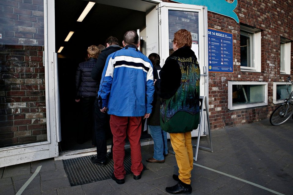 Τα παράδοξα στην Ολλανδία: Κάλπες σκουπιδοτενεκέδες και ανεμόμυλοι [εικόνες] | iefimerida.gr 13