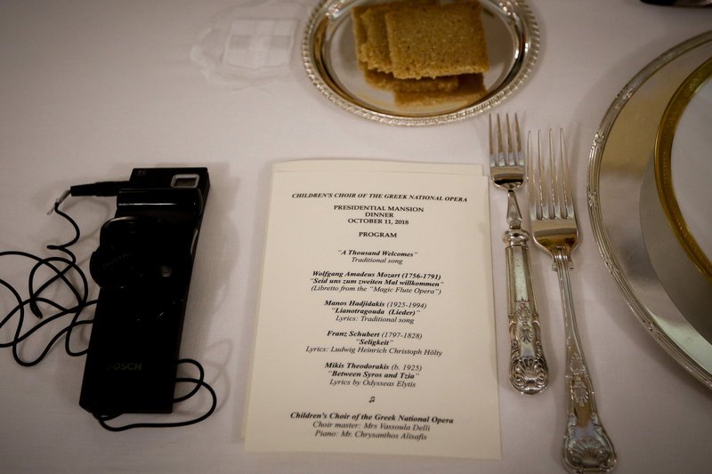 Το «μουσικό μενού» της χορωδίας στο Προεδρικό μέγαρο (EUROKINISSI/ΓΙΩΡΓΟΣ ΚΟΝΤΑΡΙΝΗΣ)