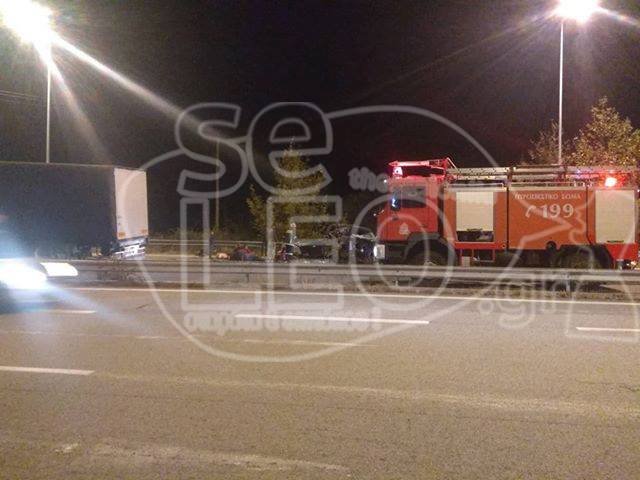 Θεσσαλονίκη: Μετωπική νταλίκας με βαν που μετέφερε πρόσφυγες -Eνας νεκρός, 20 τραυματίες [εικόνες & βίντεο] | iefimerida.gr 13