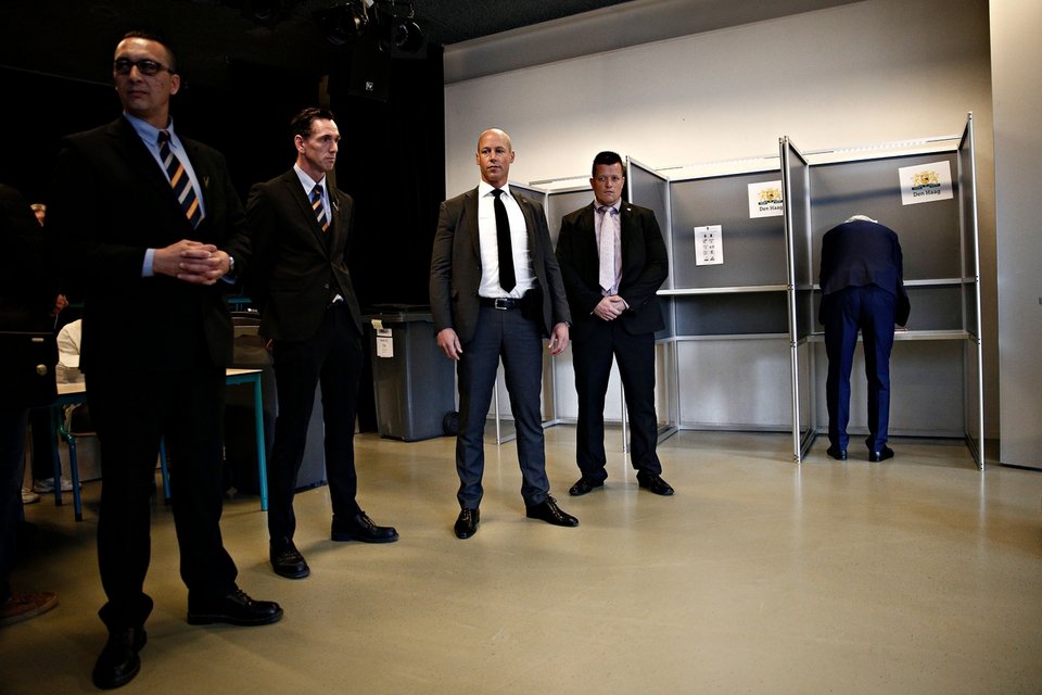 Τα παράδοξα στην Ολλανδία: Κάλπες σκουπιδοτενεκέδες και ανεμόμυλοι [εικόνες] | iefimerida.gr 7