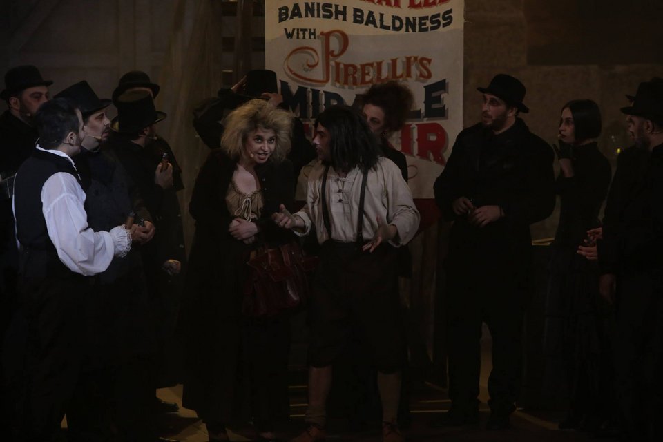 Η Καμεράτα μεταφέρει στο Ηρώδειο τη ζοφερή ατμόσφαιρα του δημοφιλούς Sweeney Todd [εικόνες & βίντεο]  | iefimerida.gr 2