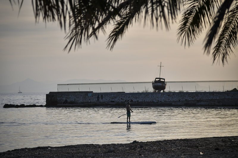 Θαλάσσια σπορ στις 8 το πρωί, Νοέμβρη μήνα /Φωτογραφία: Eurokinissi