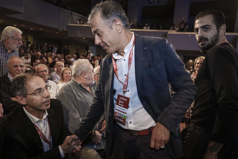 O επικεφαλήςτου Ποταμιού με τον Γιώργο Μαυρωτά/ Φωτογραφία: Eurokinissi