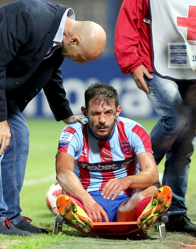 Σοκαριστικός τραυματισμός ποδοσφαιριστή του Πανιωνίου [εικόνες] | iefimerida.gr 0