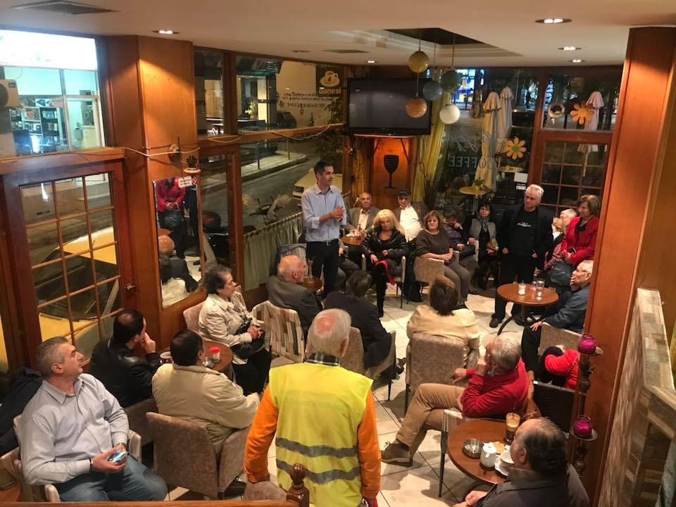 Η βόλτα Μπακογιάννη στις πλατείες Κολιάτσου και Αμερικής -Μίλησε με κατοίκους και επαγγελματίες [εικόνες] | iefimerida.gr 12