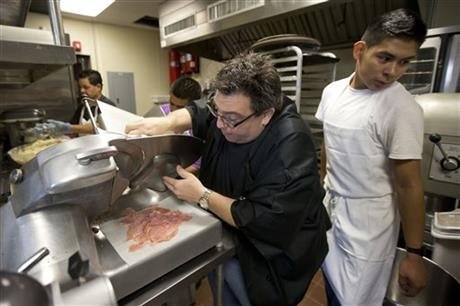 Ο μαφιόζος που μπήκε στην κουζίνα- Μετέτρεψε το ένοχο παρελθόν του σε επιτυχημένο εστιατόριο [εικόνες]  | iefimerida.gr 3