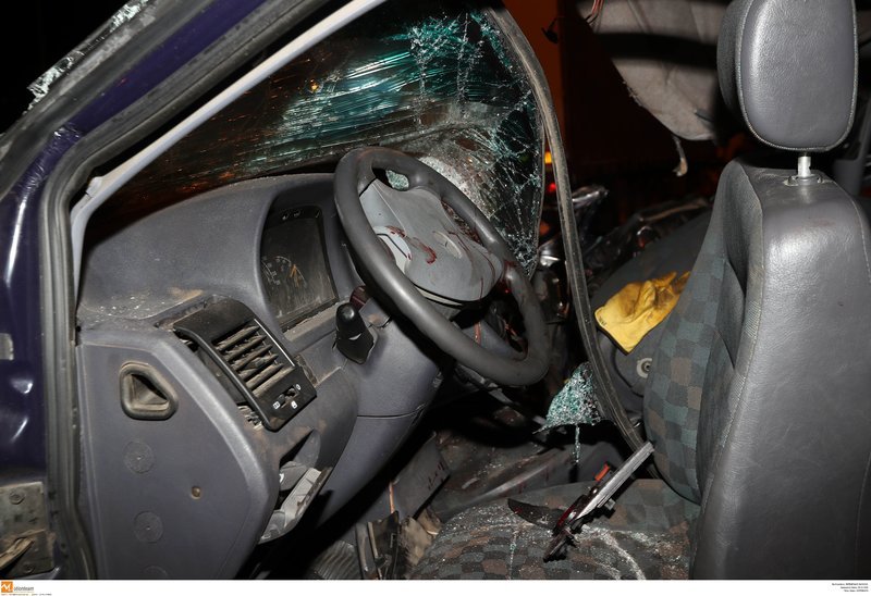 Θεσσαλονίκη: Μετωπική νταλίκας με βαν που μετέφερε πρόσφυγες -Eνας νεκρός, 20 τραυματίες [εικόνες & βίντεο] | iefimerida.gr 11