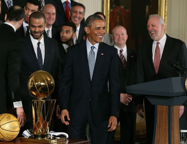 Ο Ομπάμα έπαιξε... μπάσκετ στον Λευκό Οίκο [εικόνες & βίντεο] | iefimerida.gr 3