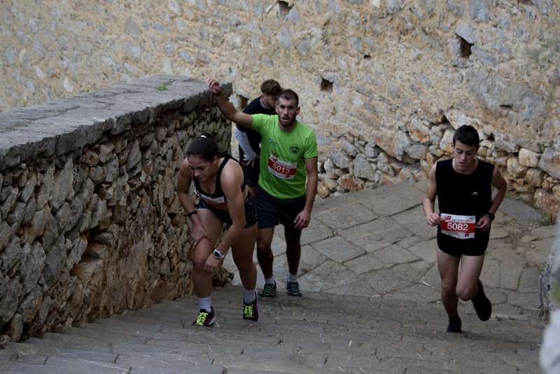 Ναύπλιο: Παλαμήδειος Αθλος από 400 αθλητές-Ανέβηκαν τρέχοντας τα 999 σκαλιά | iefimerida.gr 1